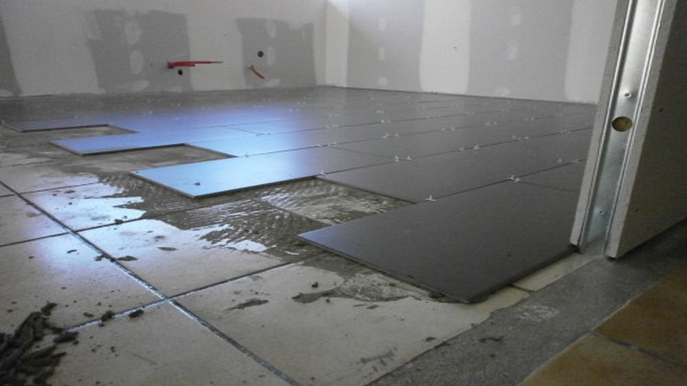 Carrelage de sol posé par Armel Entreprise dans un logement à Nantes